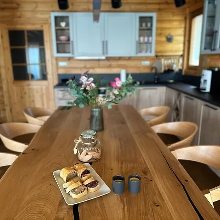 Nikol Татранска Ломница