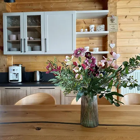 Nikol * טטרנסקה לומניקה