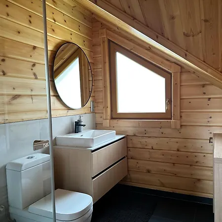 Nikol בקתה טטרנסקה לומניקה