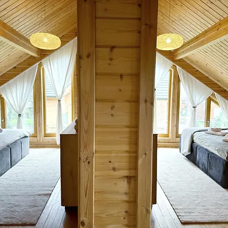 Nikol טטרנסקה לומניקה