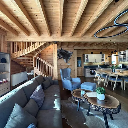 Nikol * טטרנסקה לומניקה